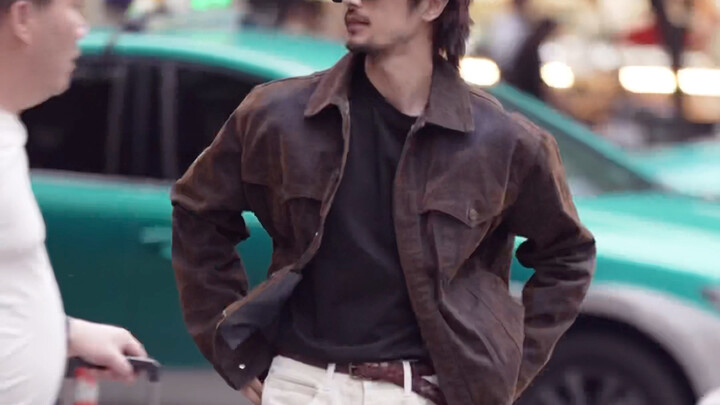 Outfit Edition – No Matter How You Fold It, the Tri-Fold Always Looks Stylish