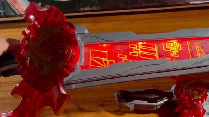 Unboxing - The 80cm giant holy sword backstabbed by Bandai