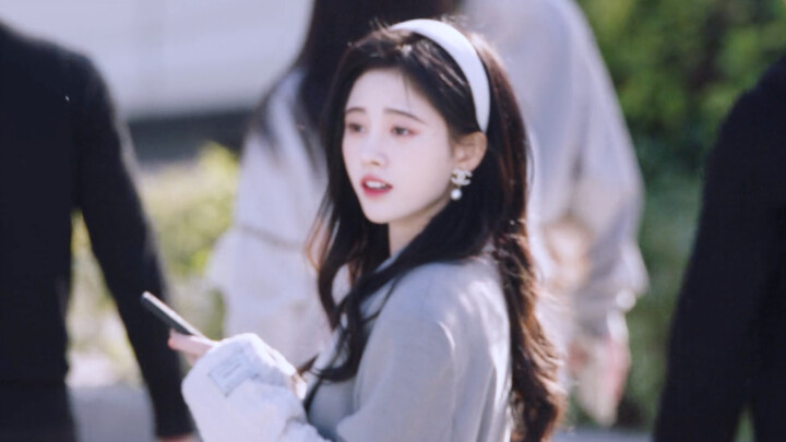 So beautiful! I love beautiful women! The original soundtrack is also very nice! [Ju Jingyi]