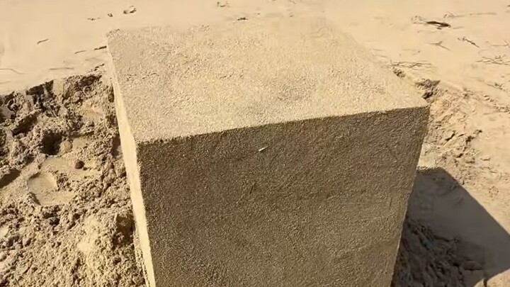 Bro built a sand block in Minecraft
