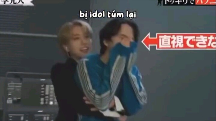 fan đuổi theo idol xưa rồi giờ idol túm fan lại luôn=)))