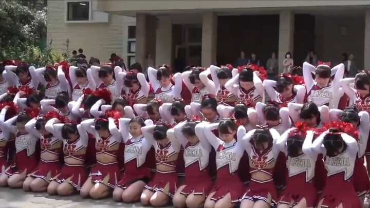 Japanese elementary school cheerleading girls