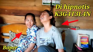 Detik detik wanita di prank hipnotis kegatelan lucu banget bikin ngakak