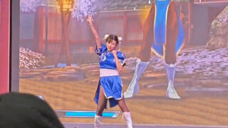 cos Chunli online adegan memalukan