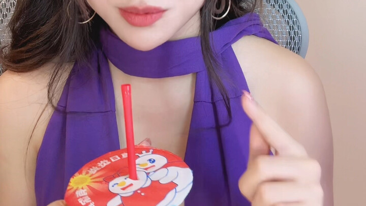 Chengdu girl challenges stinky-socks-flavored lemon tea? Is Mixue Ice Cream’s new glutinous-scented 