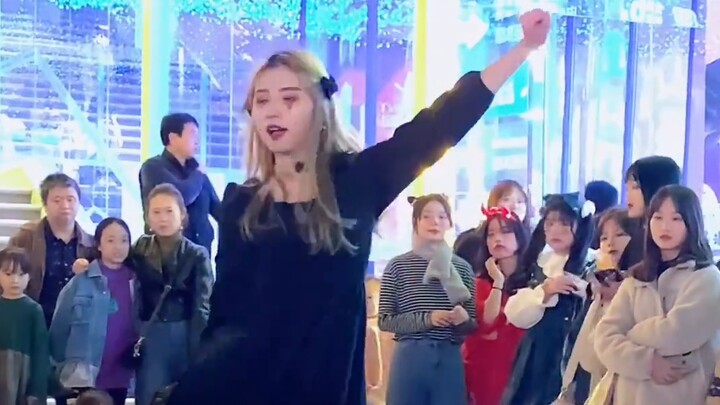【Roadshow】Dress up as a cute ghost on Halloween and dance to Twice's new song "I Cant Stop Me"