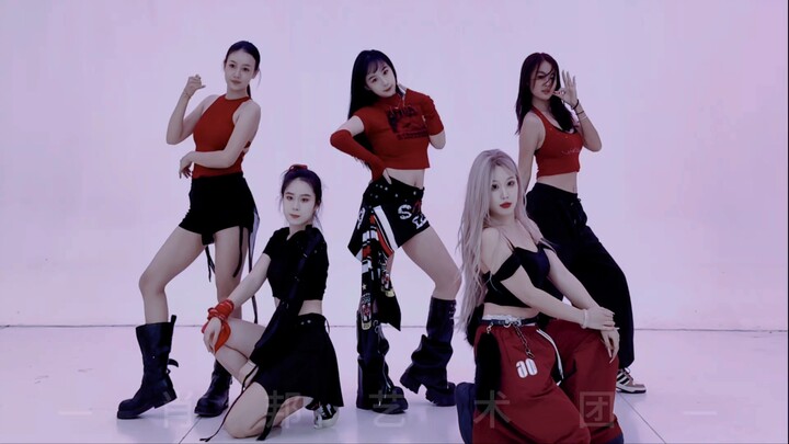 ครบ 9,000 ฟอลโลว์แล้ว~ มาเต้นเพลงเกิร์ลกรุ๊ปให้ทุกคนดูกัน!