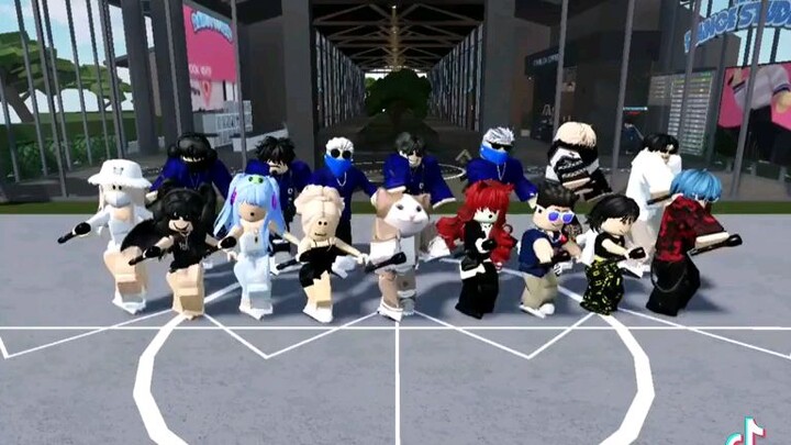 zoom in zoom out dance on roblox