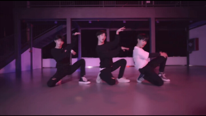 【หม่าเจียฉี & จางเจินหยวน & เหยียนฮ่าวเซียง】การแสดงเต้นคัฟเวอร์วงเกิร์ลกรุ๊ปเพลง "HIP" ในช่วงแรก