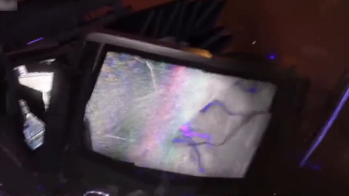 หนุ่มทีวีจากไททันส์ตอนที่ 77 เป็นของปลอมหรือเปล่า? ไททันส์ตัวจริงอยู่ไหน? ทฤษฎี Toilet Man vs. Surve