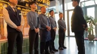 东北一门店被客人说口音太重，于是店经理开始教员工说“普通话”