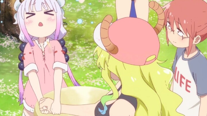 Kanna is so cute when she's arm wrestling with both hands!!!