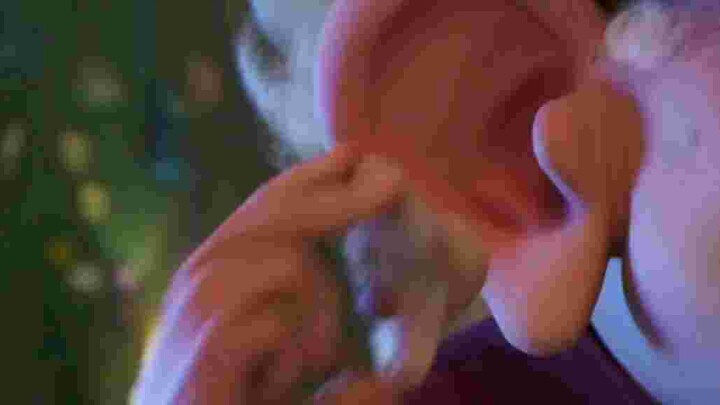 Hồi trẻ bà cũng từng 1 tay cân 2 đứa.