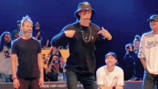 谁能拒绝在睡前来一段极致的舞蹈享受呢？人在床上躺，舞技心中涨！