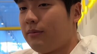 Catatan lemak tubuh dan otot pria tampan Korea: Dari anak gemuk menjadi pria tampan yang gagah bugar