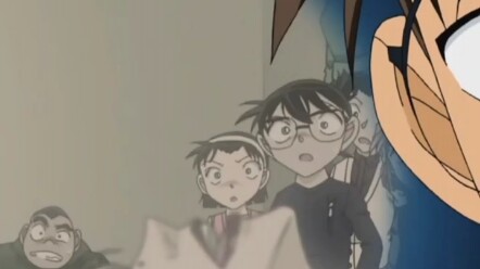 Conan has also begun to suspect Wakasa Rumi