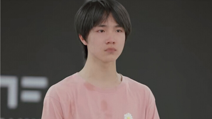 单手后空翻、空中旋转两周、连震、编舞概念，以07年练习生来说还不够强吗？