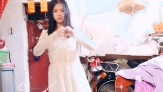 “黑丝炒肉丝，不知道好不好吃”