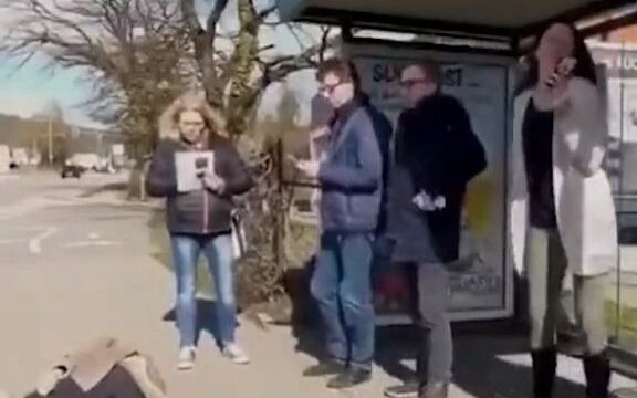 لا أستطيع حل الفيروس، ولكن أستطيع حل مشكلتك.