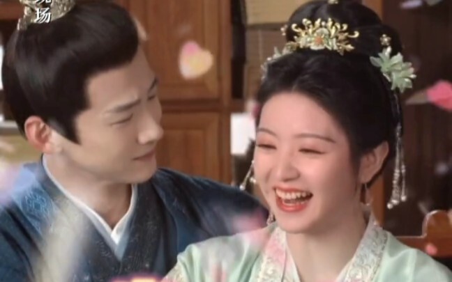 “Love Between Fairy and Devil” behind-the-scenes: the young couple bicker and play around at their d