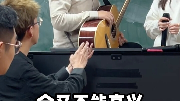 เมื่อตัวเด่นในห้องเรียนกลายเป็นคนเจ้าเล่ห์