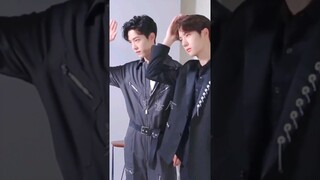 กัปตันดูอะไรอยู่น๊าา!! แดงๆ แว๊ปๆ  #เซียวจ้าน肖战xiaozhan #หวังอี้ป๋อ王一博wangyibo ป๋อจ้าน #yearofyou