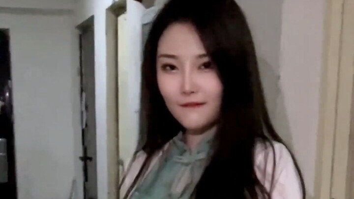 Kejadian ini mengingatkan kita untuk tidak sembarangan bicara di luar.