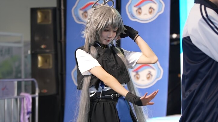 Hear me, WO! How can you not check out this ridiculously handsome Tianyi?