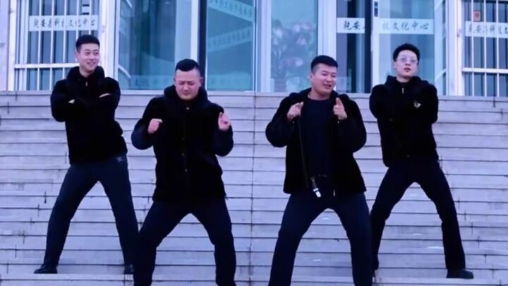 Bước chân rung chuyển ở Freljord, kỹ thuật quay phim đẳng cấp điện ảnh thật sự bá đạo!