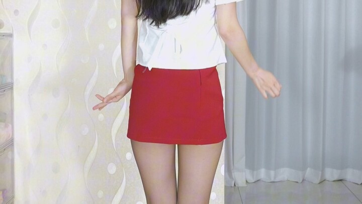 Đang mong chờ: Váy ôm mông màu đỏ, mặt sau C3502