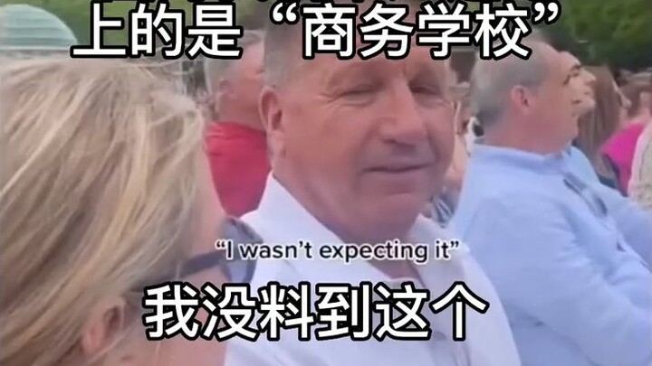 عندما يحضر والدك حفل تخرّجك...