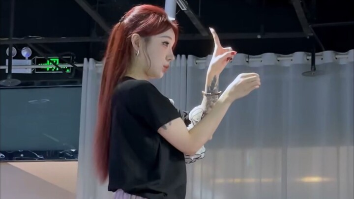 “นิดหน่อย” #ท่าเต้นโดย qian ตะโกนนับจังหวะ สอนเต้น นับจังหวะ แบบช้า สอนระดับมืออาชีพ ครูผู้สร้างสรรค