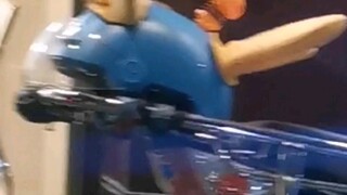 عندما يكون لدى زميلك في Ele.me آذان أرنب Meituan