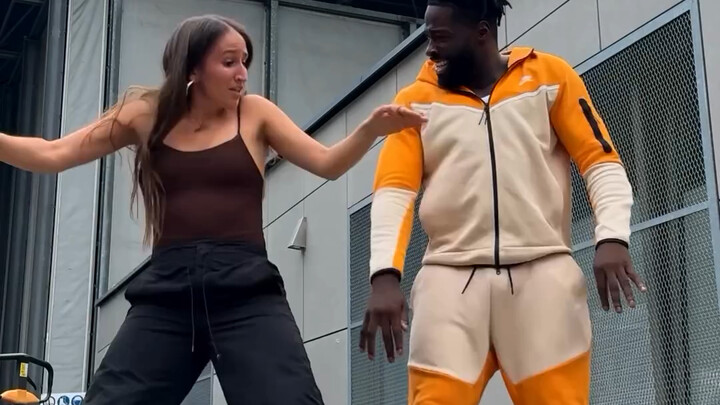 Isaac Kyere: A visual guide to the differences and connections between Afro and dancehall (dog head)
