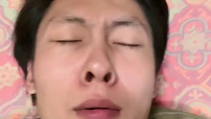 Saat Anda tidur siang dan tidak sengaja tidur selama 8 jam