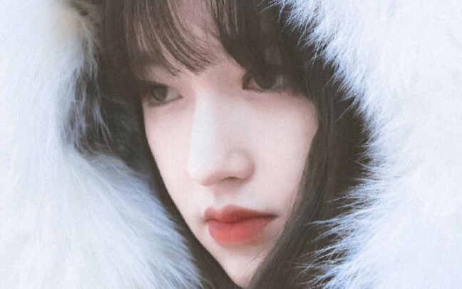 【تشنغ شياو】هي بلا شك في قمة جمال النجمات الإناث في الساحة المحلية، هل حقًا هذا الوجه الدقيق ليس مجرد