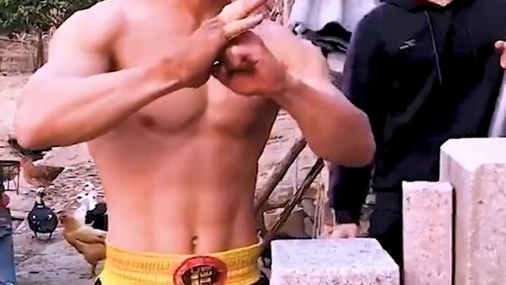 Cước Cận – Thiên Khai: Sức Mạnh và Tốc Độ Kinh Hoàng của Kung Fu Lad