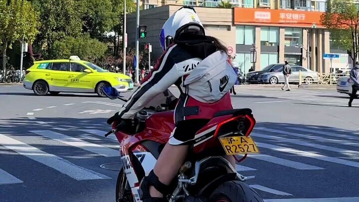 9 องศาเธอยังใส่ขาเปลือย แค่เพื่อจะจีบหนุ่มวัย 37 องศาอย่างฉันเหรอ? #จีบสาว #นักปั่นหญิง