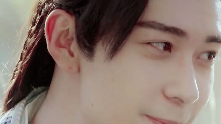 Amazing! Who would have thought that he was only a junior in college when he acted in this drama?