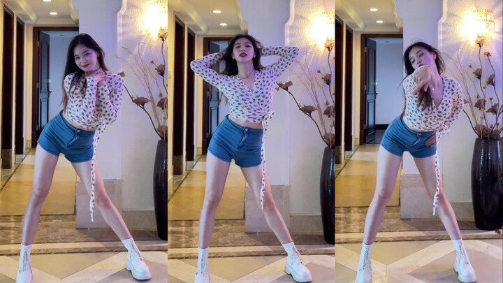 [I’m trying to dance sexy] I’m addicted to this song as soon as I hear it!!!