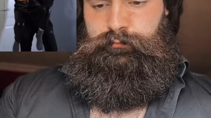 Cross-dressing, huh? Big-bearded Xiongxiong isn’t scared at all 😂👏