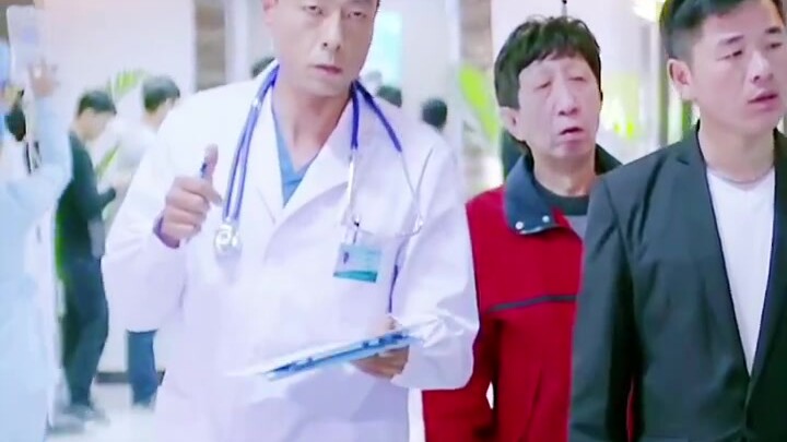 ปู่ของแกนี่ไม่ธรรมดาจริงๆ โดนมีดปักหัวยังสงบสติอารมณ์ได้ขนาดนี้!