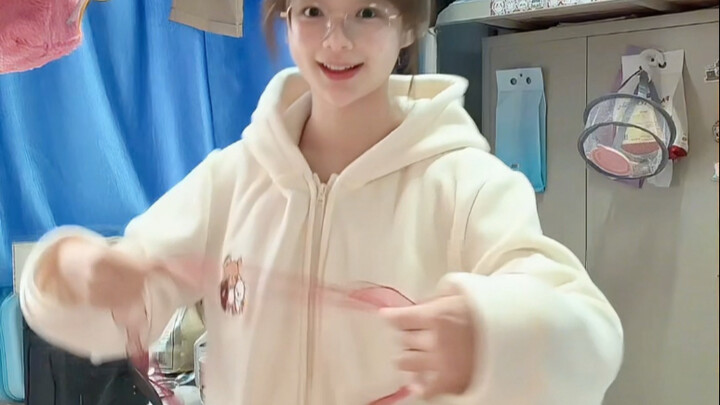 媚眼如丝也不过如此嘛！！！