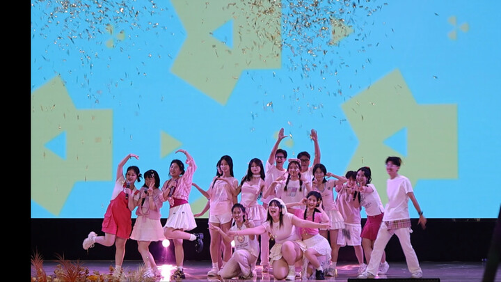 Dance medley "Balala the Fairies + Sweetheart Princess + Waiting for Your Answer + My Future" Gradua