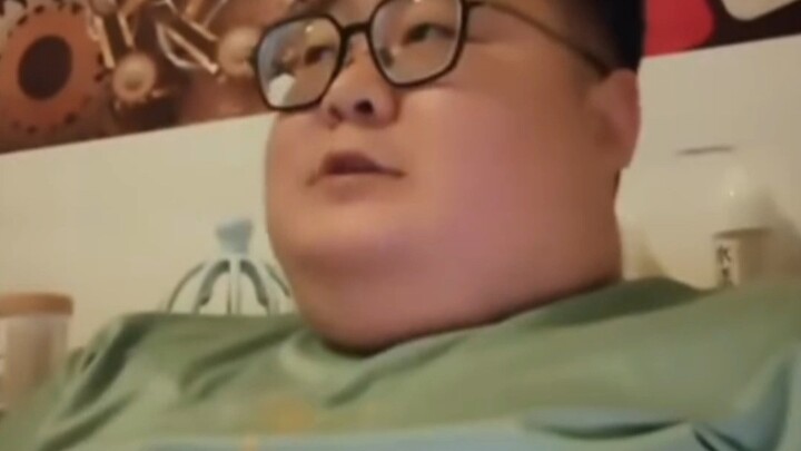 Zhu Bajie is just a big mama’s boy, and he really likes Sha Seng.