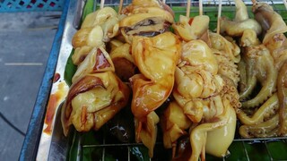 Street Food Grilled squid ไข่ปลาหมึก หนวดปลาหมึกย่าง น้ำจิ้มซีฟู้ดแซ่บเวอร์