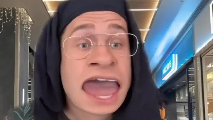 When your parents give you money shorts_720p