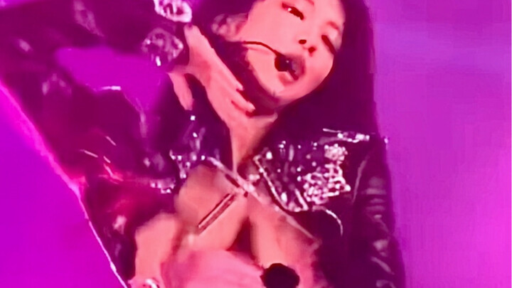 Sợ chết mất thôi! Jennie mà cứ gây căng thẳng giới tính thế này thì…!