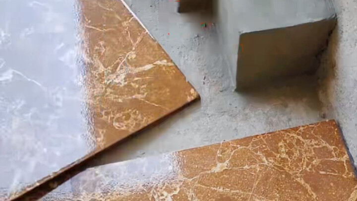 Bagaimana cara memasang ubin lantai dengan presisi pada dinding yang punya lengkungan sekaligus sudu