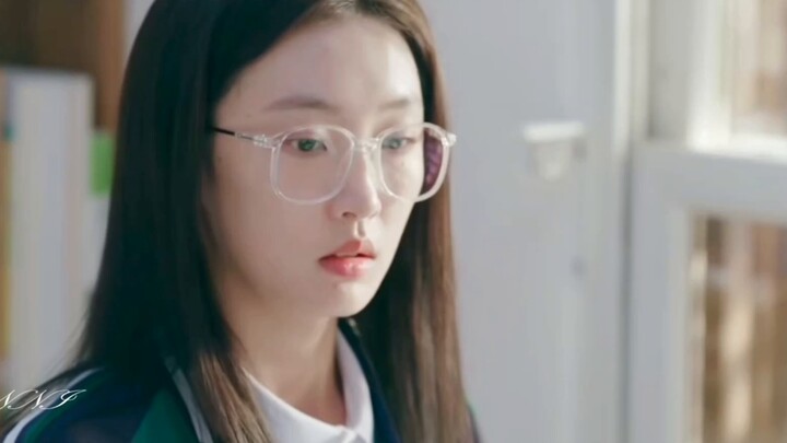 [Film&TV] Wished - Girl in glasses